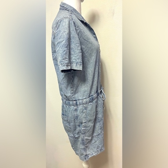 Gap Denim Short Sleeve Acid Wash Vintage Retro Style Iconic Romper 
Size Small - Picture 3 of 8